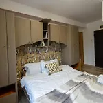 Cozy Studio Retreat - Quiet, Premium Stay
